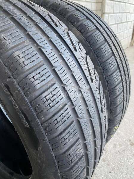 Pirelli 215/60 R17 Zimska