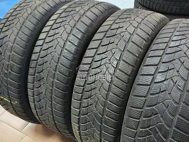 Dunlop 215/60 R17 Zimska