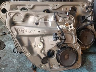 Podizač stakla zadnji levi za Volkswagen Golf 4 od 1998. do 2003. god.