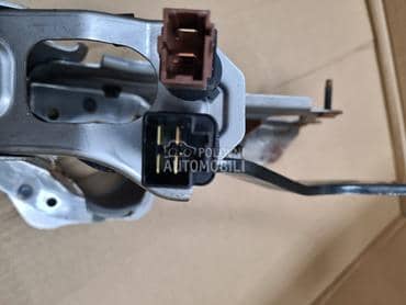 prekidac na pedali kocnice T31 za Nissan X-Trail od 2007. do 2013. god.