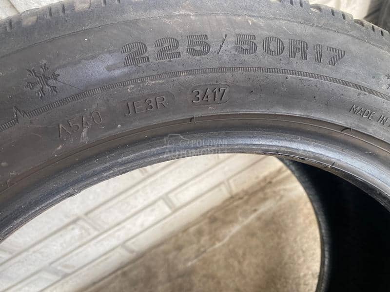 Dunlop 225/50 R17 Zimska