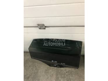 Zadnje desno staklo zatamljeno za Audi A6 od 2011. do 2018. god.