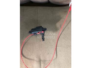 Brava za otvaranje rezervoara za Audi A4, A5, Q5 od 2016. do 2022. god.