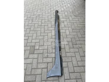 Desni prag,lajsna preko sajtne za Audi A6 od 2011. do 2014. god.