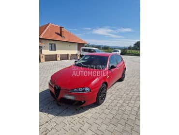 Alfa Romeo 147 -  kompletan auto u delovima