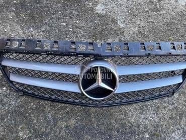 W176 Mercedes Maska sa znakom za Mercedes Benz A Klasa