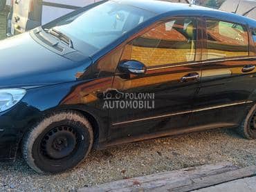 Prednji branik sa senzorima za Mercedes Benz B 150, B 170, B 180 ...