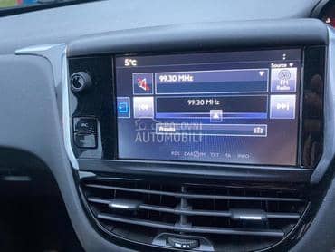 Multimedija za Peugeot 208