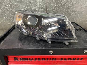 Desni Far za Škoda Octavia