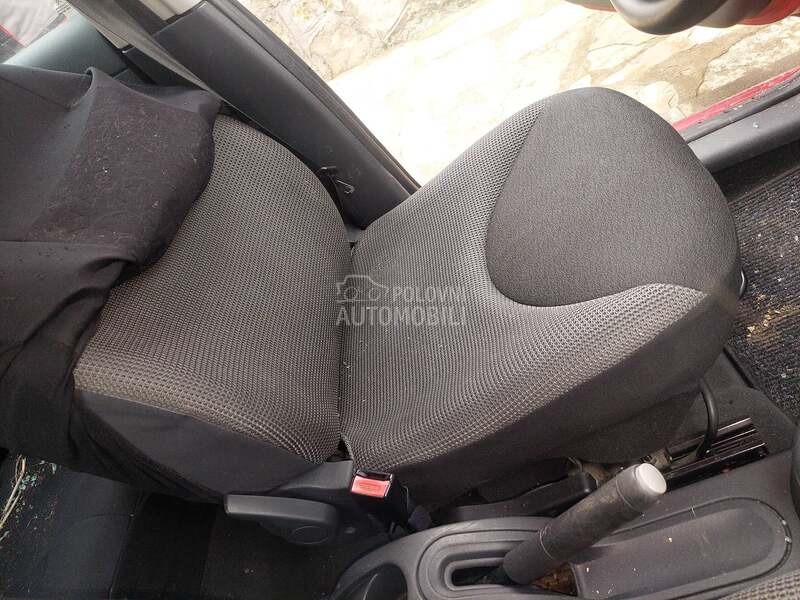 Delovi za Citroen C3