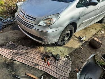 prednji branik za Citroen Xsara Picasso od 2004. do 2010. god.