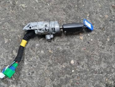 Kontakt brava sa ključem za Peugeot 607 od 2005. do 2012. god.