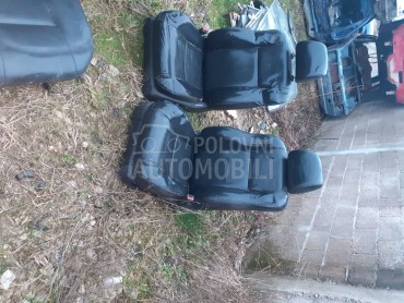 Toyota Avensis -  kompletan auto u delovima