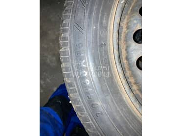 Dunlop 205/60 R16 Zimska