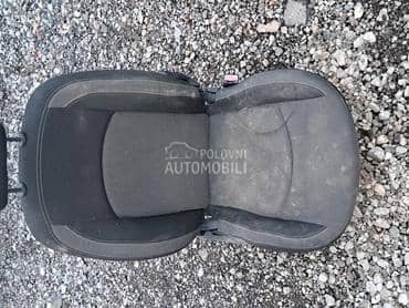 desno sediste kao novo za Peugeot 206