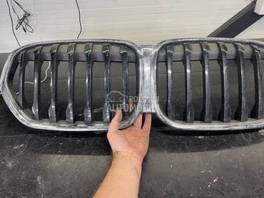 maska branika 2019 god za BMW X1