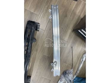 šina zadnjeg branika za Ford Focus od 2018. do 2023. god.