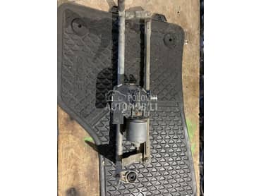 Drzac motora za Audi A3