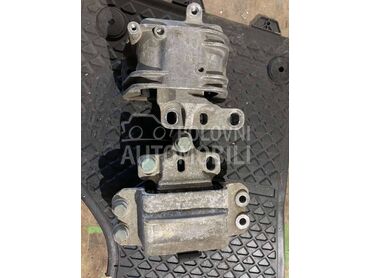Drzac motora za Volkswagen Golf 5
