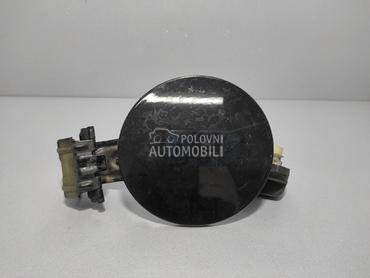 POKLOPAC REZERVOARA za Toyota Auris