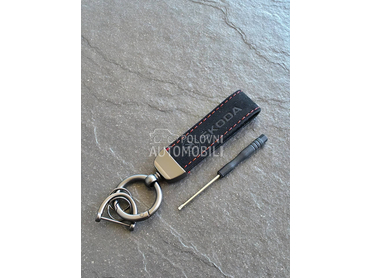 Privezak prevrnuta koza NOVO za Škoda Ostalo