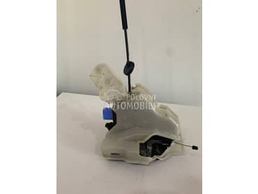 Centralna unutrašnja  brava za Volkswagen Golf 6 od 2008. do 2013. god.