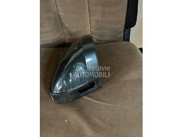 Poklopac desnog retrovizora za Audi A4 od 2016. do 2023. god.