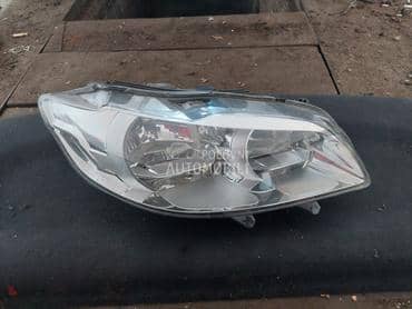 desni far za Peugeot 301