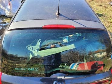 Trece stop svetlo na gepeku za Renault Clio od 2002. do 2009. god.