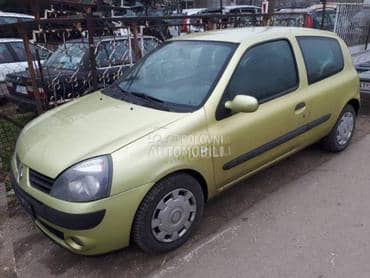 Renault Clio II 1.4i -  kompletan auto u delovima