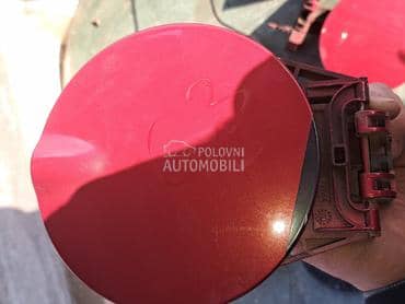 poklopac rezervoara crveni za Citroen C3