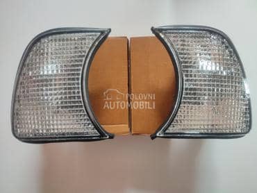 Prednji beli migavci za BMW Serija 5 od 1988. do 1995. god.