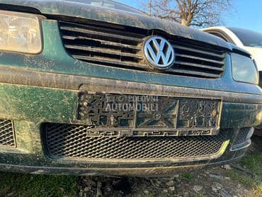 Prednji branik sa mrezicama za Volkswagen Polo od 2000. do 2001. god.