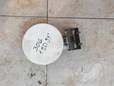 Poklopac rezervoara za Peugeot 306