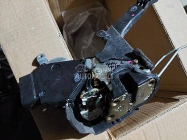 brava vrata prednja desna za Toyota RAV 4 od 2001. do 2005. god.