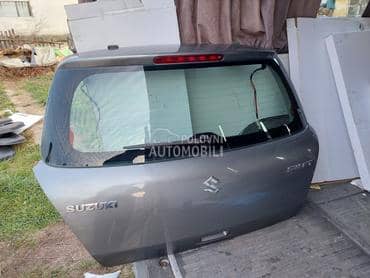 stop svetlo na gepek vratima za Suzuki Swift od 2006. do 2011. god.