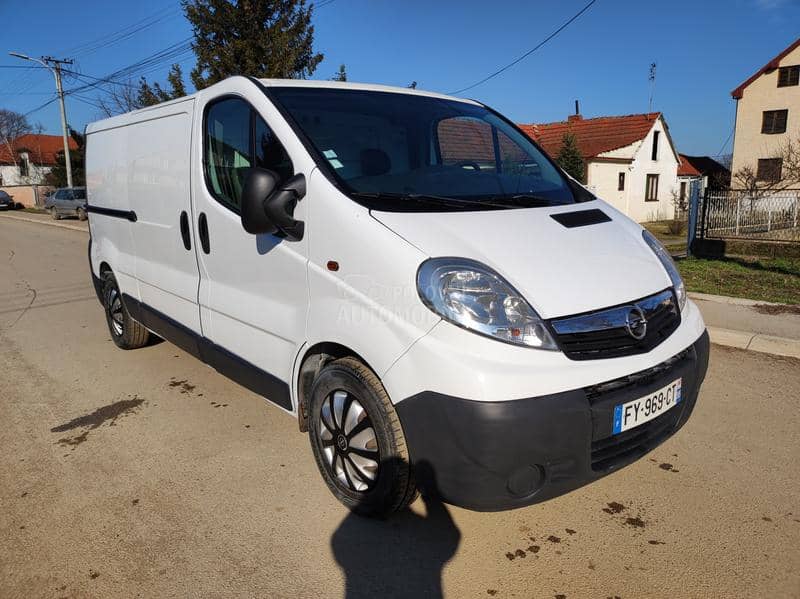 Opel Vivaro 2.5 CDTI/dupla vrata/