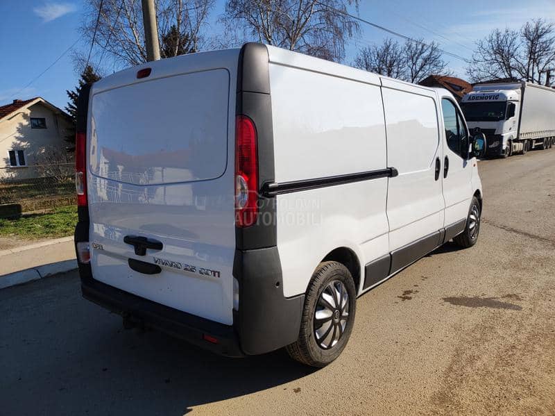 Opel Vivaro 2.5 CDTI/dupla vrata/