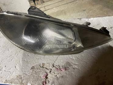 Desni far za Peugeot 206