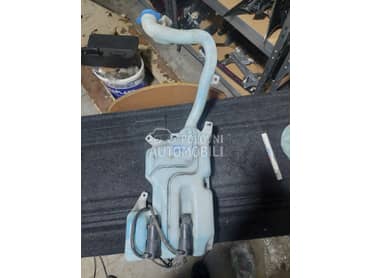 posuda vode brisaca za Suzuki Splash