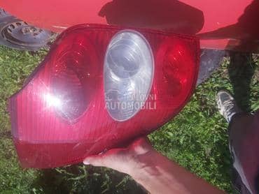 zadnji stop za Renault Laguna