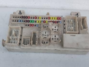 Kutija panel osigurača za Mazda 3 od 2003. do 2008. god.