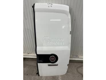 ZADNJA DESNA VRATA ZA DOBLA