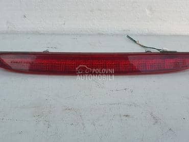 Trece stop svetlo za Mazda 5