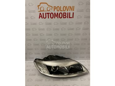 Levi i desni xenon far za Audi Q7 od 2009. do 2015. god.