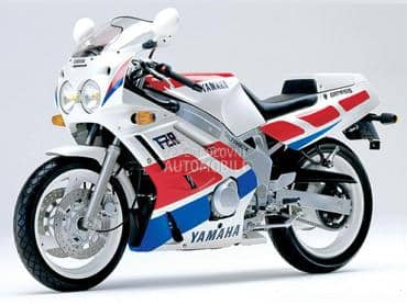 Yamaha FZR 500 u delovima