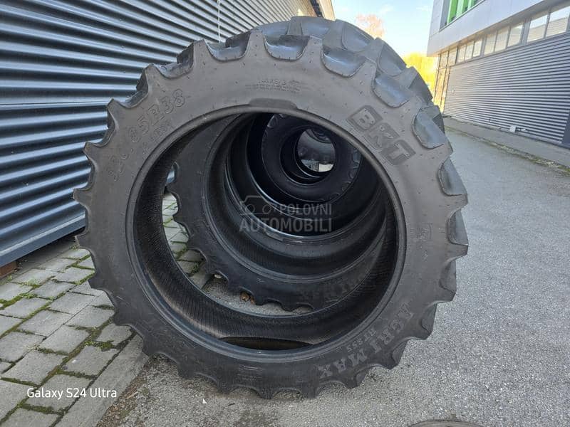 BKT 320/85 R38