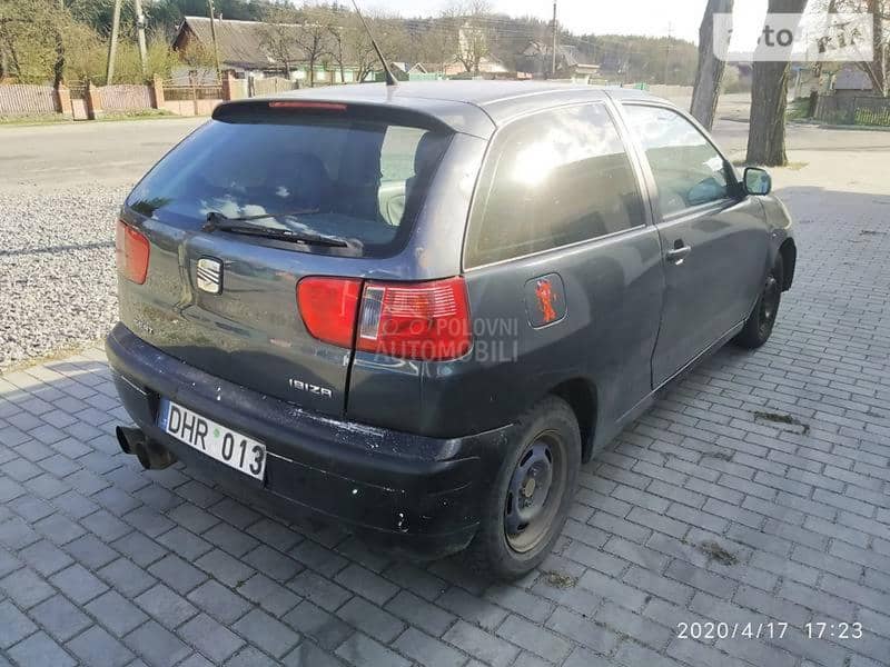 Auto staklo (šoferšajbna, proz