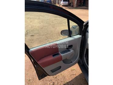 Unutrašnja brava, kvaka za Renault Modus od 2004. do 2007. god.