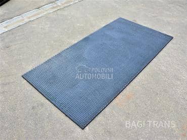 GUMENA PROSTIRKA ZA ŠTALE